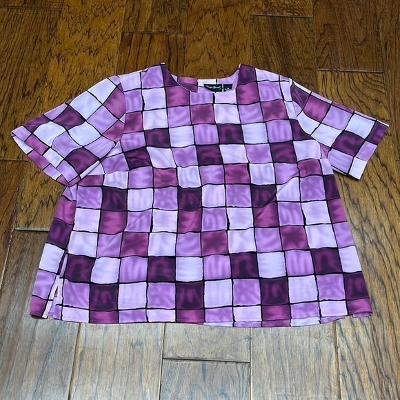 Maggie Barnes women’s top. - Picture 1 of 4